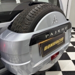 Mitsubishi / PAJERO FULL HPE Automático 3.8 V6 SUV Prata Mitsubishi / PAJERO FULL HPE Automático 3.8 V6 SUV Prata